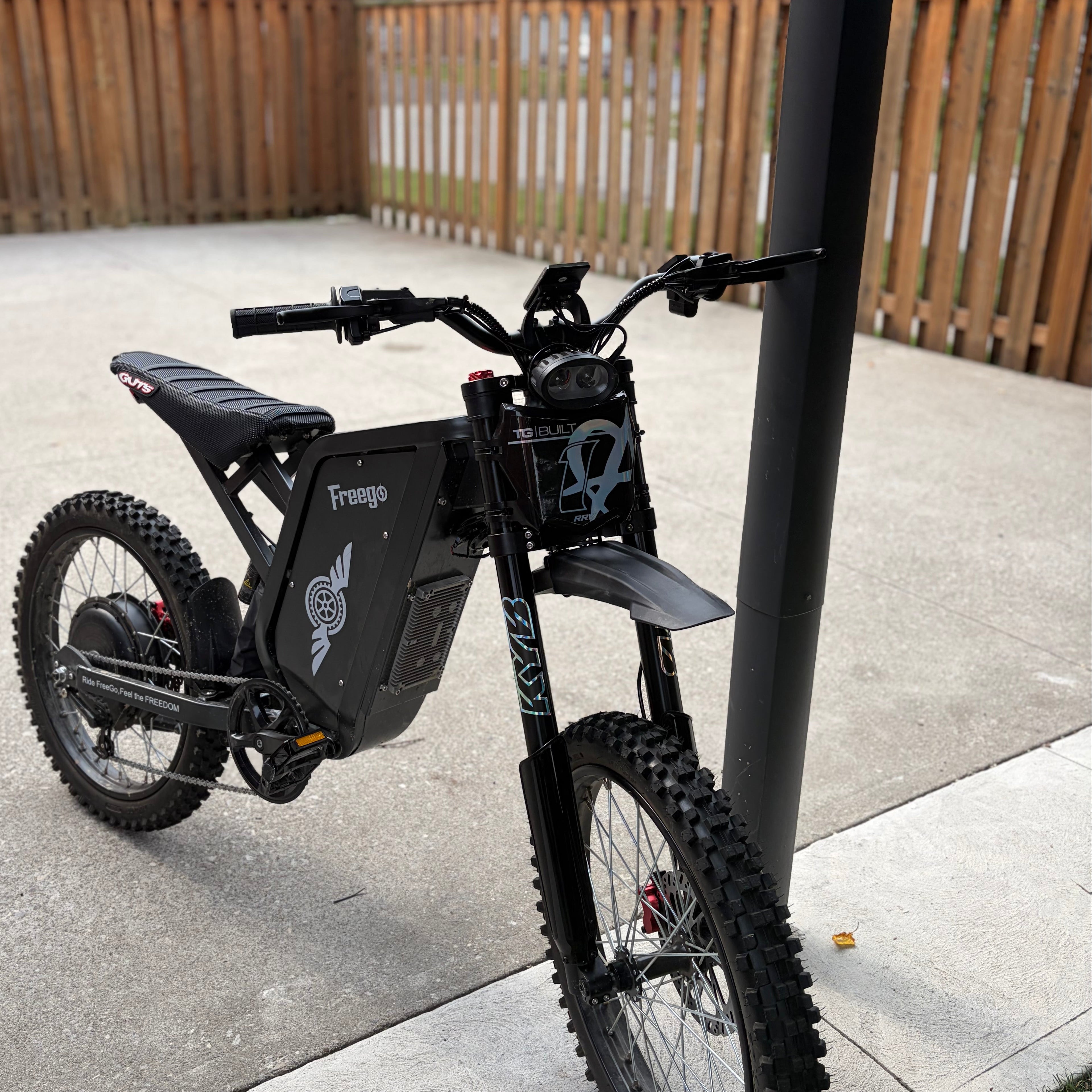 Half-Heart Decal (Motocutz)